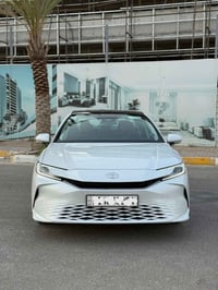 تويوتا كامري هايبرد 2024 الشكل 2025 مرقمة بغداد، هزة جديدة باسمي كلين ...