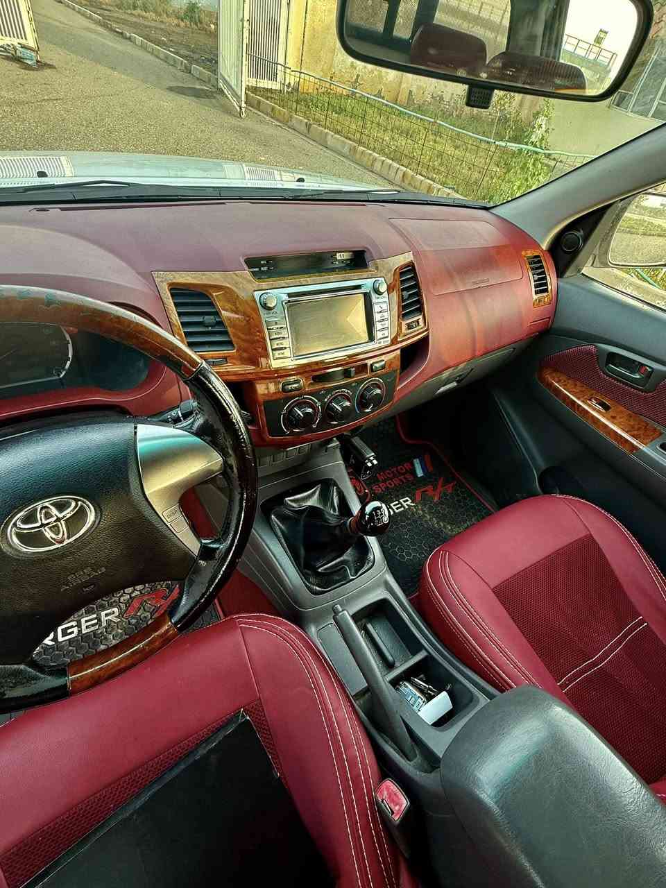 سلام عليكم هايلوكس 2014 رقم ميسان مميز كير عادي مكفوله كفاله عامه لا فتح ولا صبغ ولا بارد ولا شخط المكينه والكير برغي ما مفتوح بيهن السياره على وضع الشركه السعر 190$ وبيها مجال قليل 
ما متواجد على الفيس مكان السياره ميسان
***********

***********
