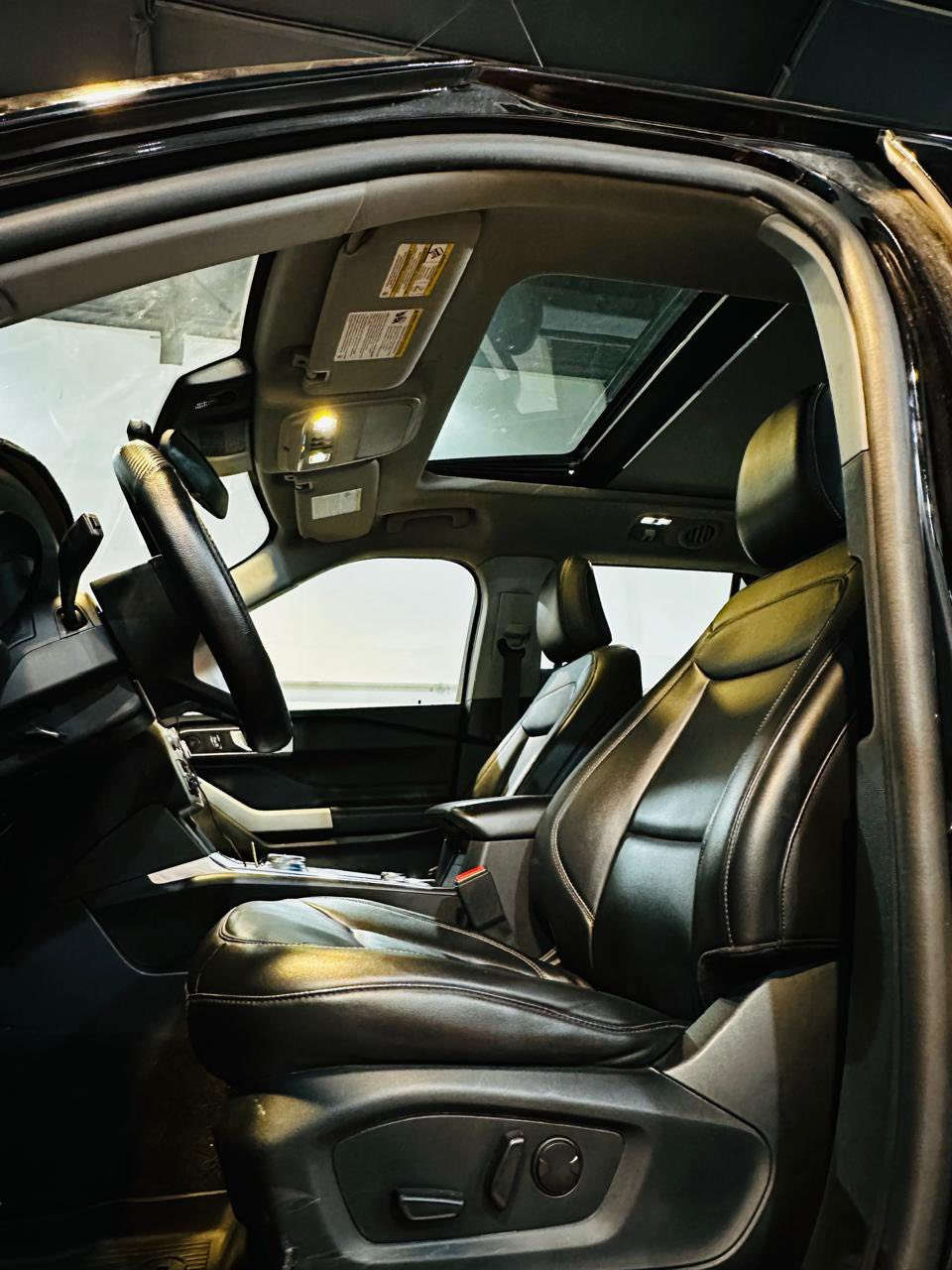 #مرقم_اربيل
FORD EXPLORER XLT PLUS 2023

الموديل : 2023 فور ويل دفع رباعي 

اللون : اسود

السعر : 240$

حجم المحرك : 4 سلندر ( 2300 توربو )

الضرر : كما موضح بلصور. بدون صبغ بدون تبديل. فقط تعديل بارد 
رقم شاصي وصور اميركا مرفقة مع الصور
   
بدون رقم وبشرط الترقيم ( أربيل - سليمانية - دهوك )

المواصفات : XLT

سقف بانوراما
شاشه سوني لمس  
ستيرن تدفئة
كشنات تدفئة 
كشنات امامي كهربائي 
كشنات جلد 
صندوق كهربائي 
حساسات خلفية
بصمة ترحيب بلاجيكتور
تبريد خلفي 
عدد المقاعد (7) راكب
رادار  امامي وخلفي 
كاميرة خلفية 
كشافات
اوتو ستوب 
تشغيل عن بعد

العنوان: كركوك

معرض هشام الحمداني لتجارة السيارات
للاتصال واستفسار
***********

***********

‭0773 051 3296‬
