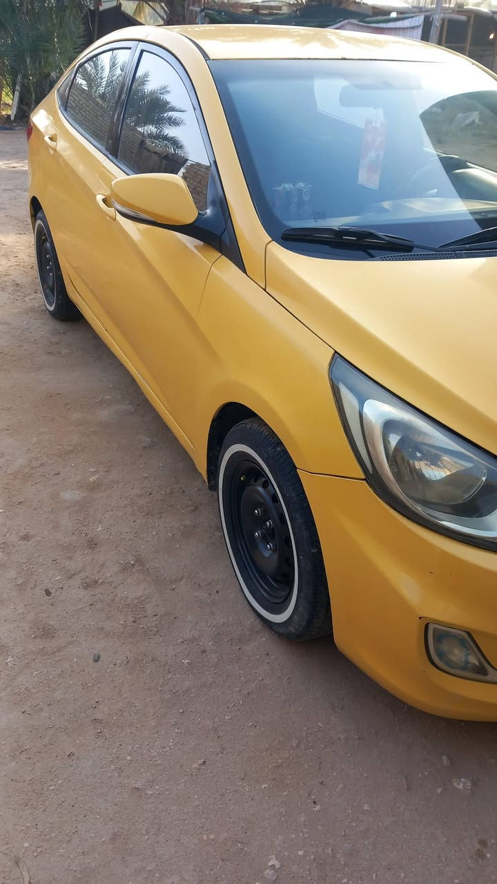 1600أكسنت  2012 كفاله عامه ضربه وصبغ وكير ومكينه وتبريد بأسمي السعر 80 رقم الموبايل ***********
