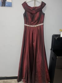 قياس ٤٠/٤٢ • لبست ساعتين • ماروني غامق