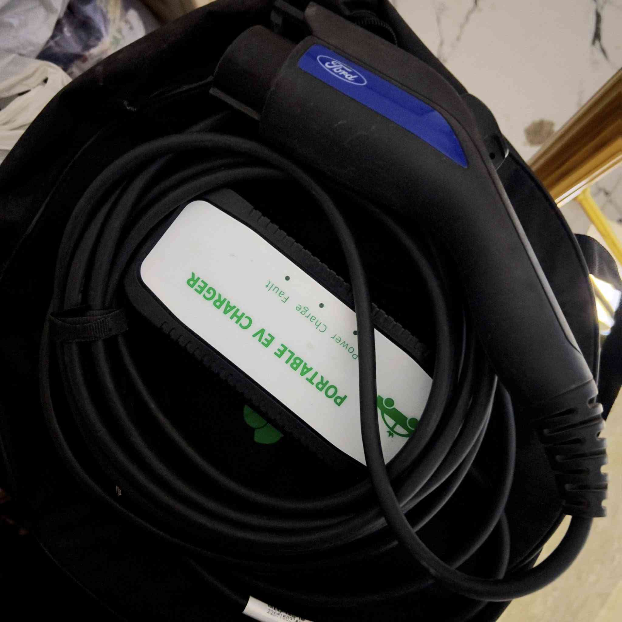 متوفر جميع الشواحن و الادبترات للسيارات الكهربائية و البلك ان لجميع السيارات الصيني و الاوربي و الامريكي و الكوري و الياباني وباسعار مناسبة للاستفسار مراسلة الصفحة او الاتصال 
***********
عنوان بغداد الحبيبية
