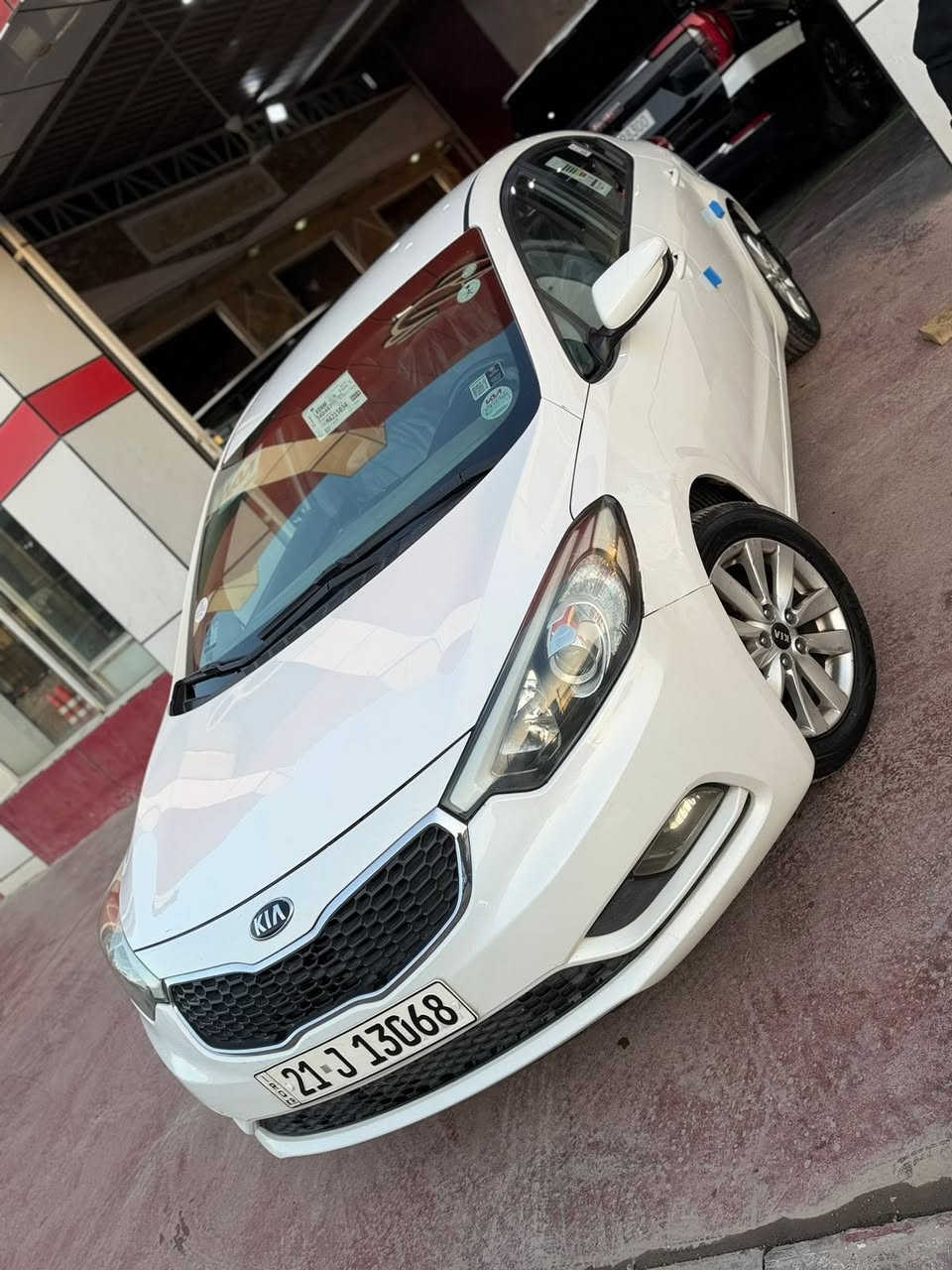 للبيع سيراتو خليجي محرك1600
دوش
بيها صبغ قطعتين
شاشة
كامرة 
السيارة جاهزه صدر تخم تاير 
السعر  109 الاتصال 
***********
