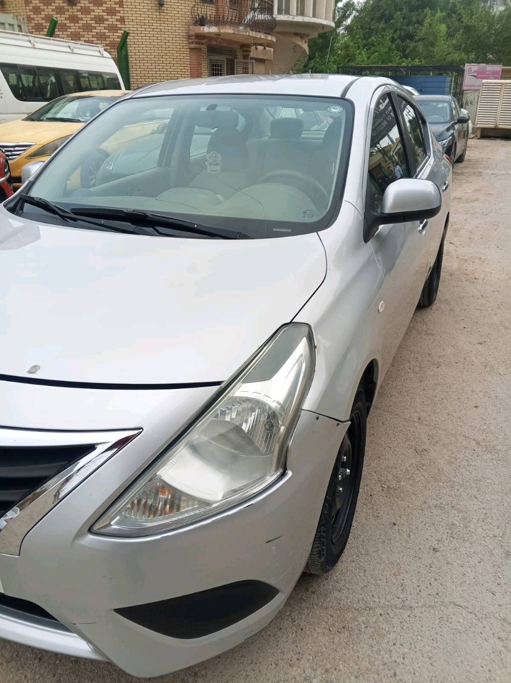 سلام عليكم  للبيع 
سني لون سلفر 2022 رقم اربيل
بيها قطع 1باب خلف سائق بارد موجوده صوره من قبل تصليح

دعاميه يراد له ماسكه فقط 

باقي مكفول  كير مكينه على بلاد ما ملعوب بيها 

بل عافيه على يشتري 
دهن وبانزين  سياره بسمي 
سعر 121 وبيها مجال
عنواني الأمين معلمين 
***********وتساب 
***********وليد