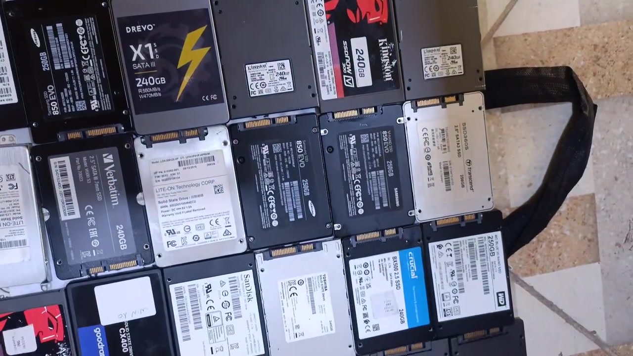 30 pyasa 128ssd SATA 150dh.
50 pyasa 256ssd SATA 250dh
30 pyasa 500g SATA 400dh 
30 pyasa 1tb hdd 3,5 380dh 
5 pyasat 2tb hdd 3,5 600dh 
6 pyasat 500g hdd 2,5 100dh
3 pyasat 1tb hdd 2,5 350dh 
1 pyasa 640g hdd 2,5 150dh 
30 M2 128g 90dh
15 M2+NVME 256g 240dh 
6 pyasat 500g nvme 450dh
0600974922 المحل في اليوسفية وكندير توصيل


**إذا كنت صاحب هذا الإعلان وتريد حذفه لأي سبب، رجاءا أرسل رسالة إلى الدعم الفني**