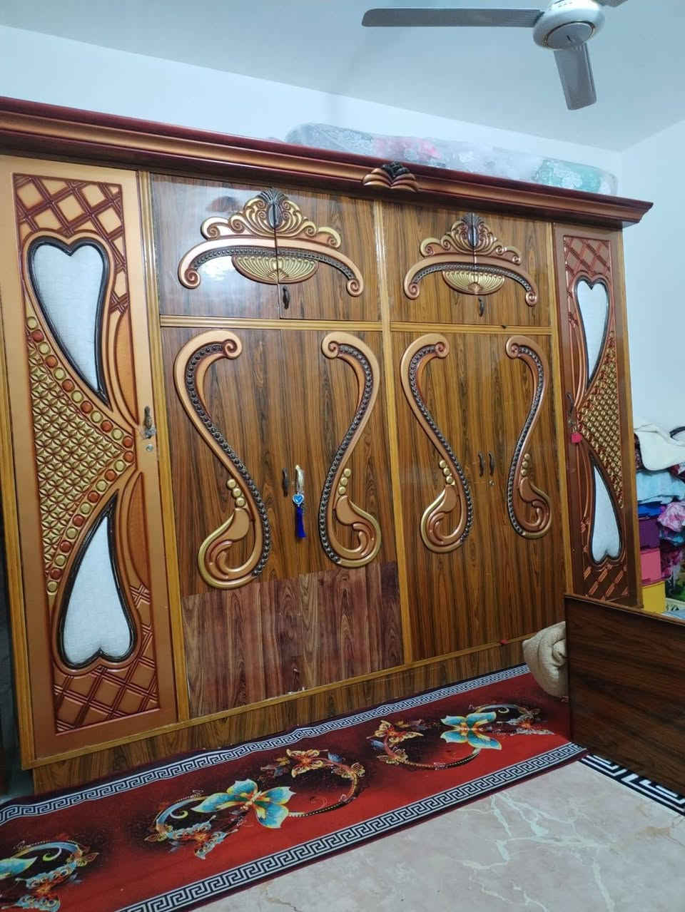 غرفه للبيع نظيفه سعر ٤٥٠ الف ***********
