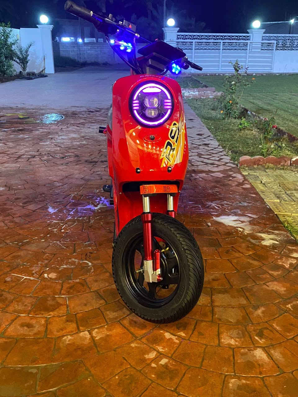 دراجه R9 ريان للبيع لدراجه مزوده تزويد خارجي عمبار وتغليف لكشن ستاند تزويد جاملاغ كاربون فايبر لايت 3 عدسات اصفر ابيظ راصطه مال ستيرن دراجه 5 باتري كبار وجوزه تزويد واي مصلح اروح وياك شرط لفحص لسعر 475 وبيه مجال قليل لمكان حي الجهاد الحمدانيه


**إذا كنت صاحب هذا الإعلان وتريد حذفه لأي سبب، رجاءا أرسل رسالة إلى الدعم الفني**