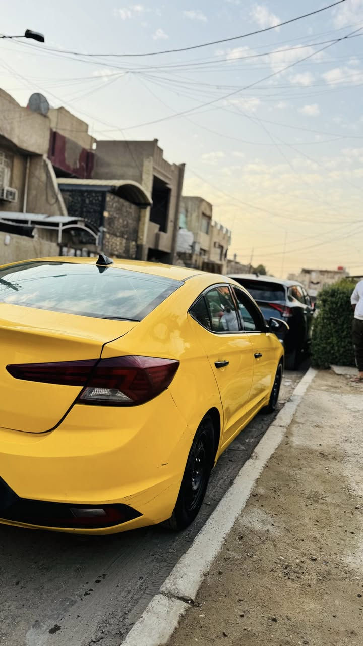 السلام عليكم النترا وارد امريكي موديل ٢٠١٩محرك ٢٠٠٠بيهه منضومه غاز مواصفات رادار تحكمات ستيرن مانع انزلاق قياده اليا السعر ١٢٣ السياره بسمي 
تلفون ***********
