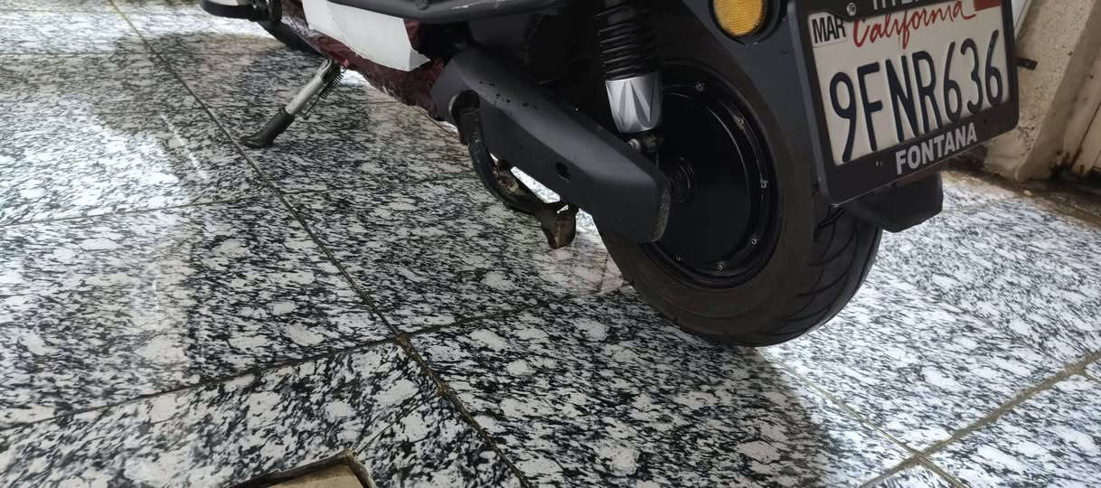 السلام عليكم دراجه شحن للبيع ست بطاريات ملف 2500 هذا الرقم*********** دراجه سعرها 650
