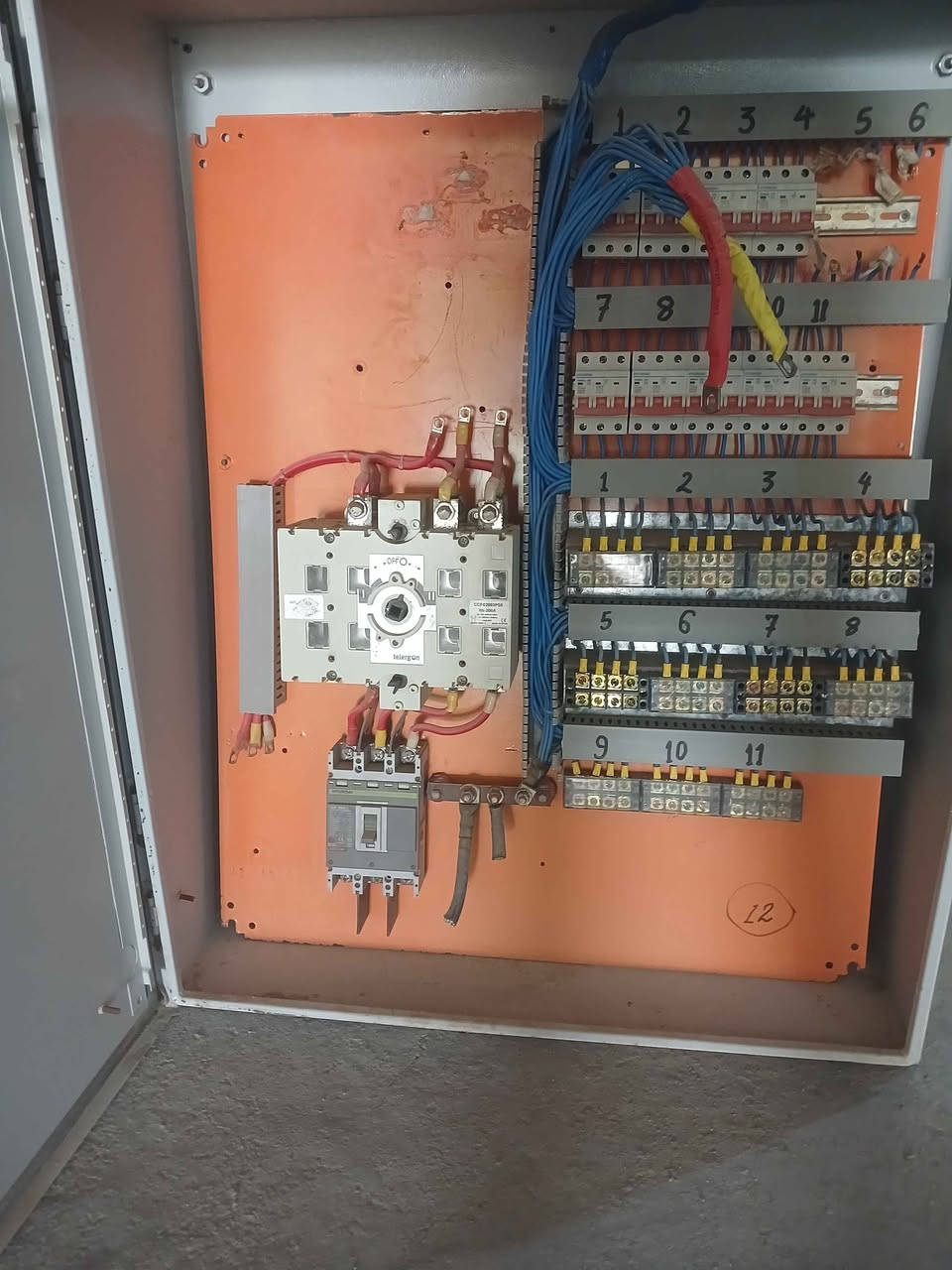 تُستخدم لتنظيم وتوزيع الطاقة الكهربائية وحماية الدوائر من الحمل الزائد والقصر داخل منشأة صناعية أو تجارية. البصرة, العراق


**إذا كنت صاحب هذا الإعلان وتريد حذفه لأي سبب، رجاءا أرسل رسالة إلى الدعم الفني**