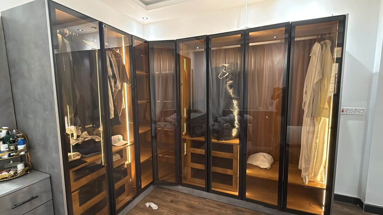 غرفه تركيه كامله ما بيه اي نقص 
السعر ٦٥٠ 
النظافه ١٠٠٪؜


**إذا كنت صاحب هذا الإعلان وتريد حذفه لأي سبب، رجاءا أرسل رسالة إلى الدعم الفني**