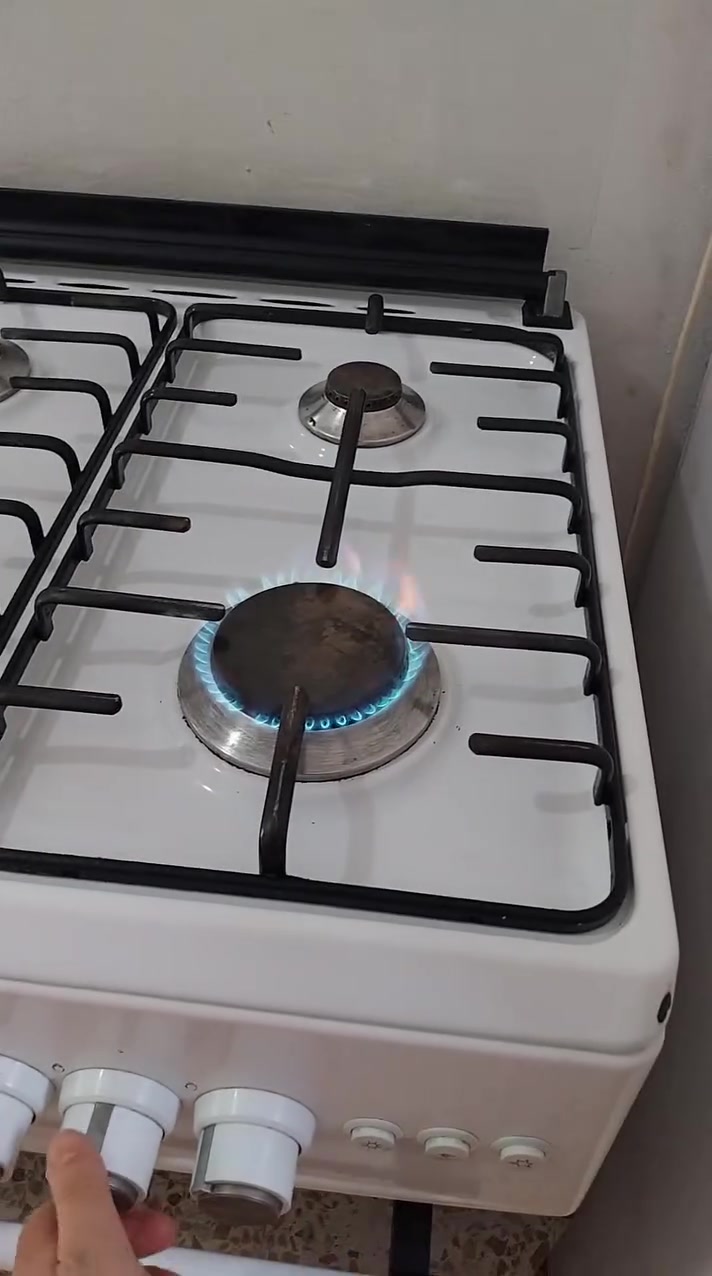طباخ مع فرن جديد استعمال سنة نضيف مابيه اي عيب ماركة سونيك ب ١٢٥ وعندي دبة غاز الي يريد


**إذا كنت صاحب هذا الإعلان وتريد حذفه لأي سبب، رجاءا أرسل رسالة إلى الدعم الفني**