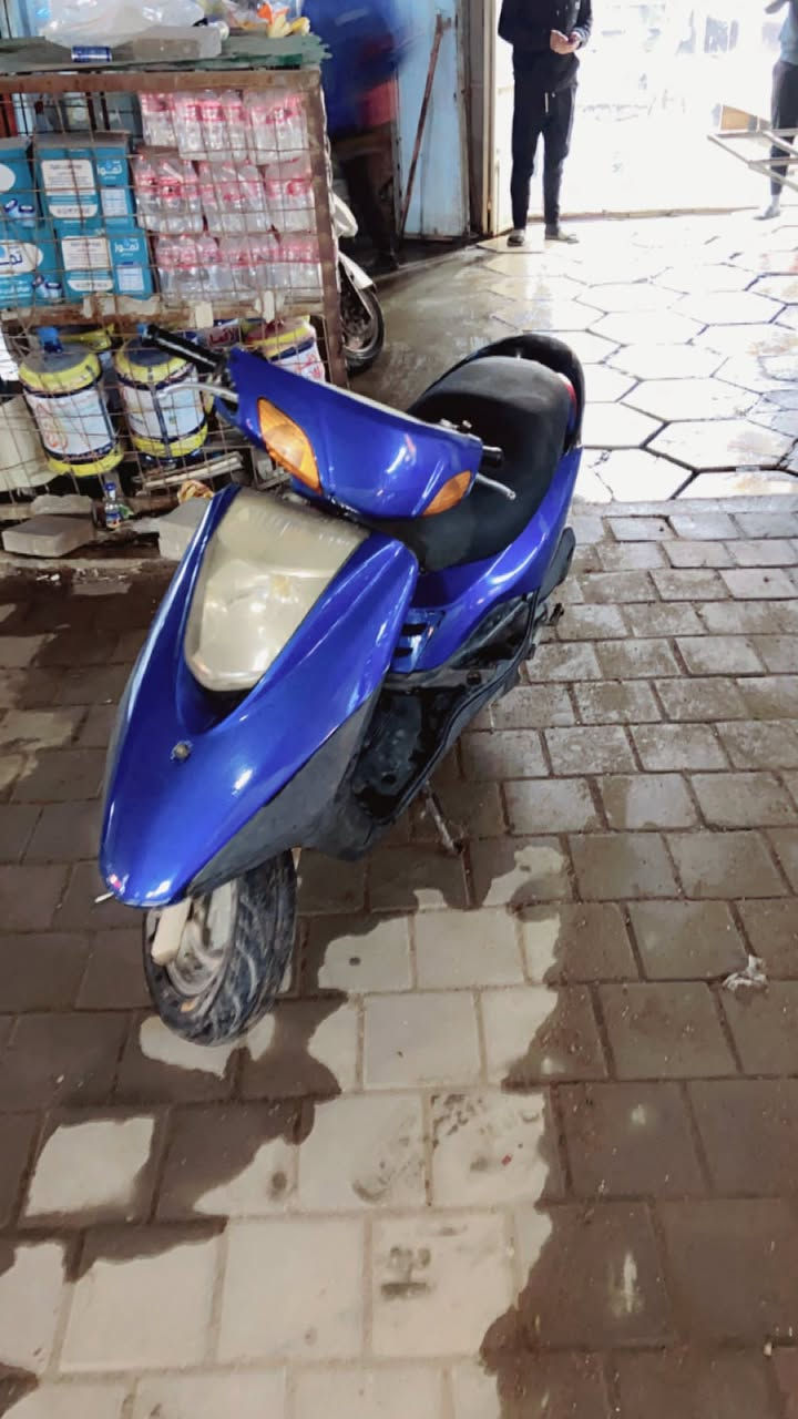 سلام عليكم  بريز ياباني للبيع الدراجه خير من الله مداريها دهن صارلها 9 اشهر عندي نكره 
كهربائيات كلها شغاله بيها زنون واشاير جدد 
بس السلف يرادله فحمات هندر واحد تشتغل الدراجه 
تجي وتفحص بيك خير ودلل 
رقم *********** وتساب ورصيد مامتواجد ع الماسنجر
مكاني الامين الثانيه
