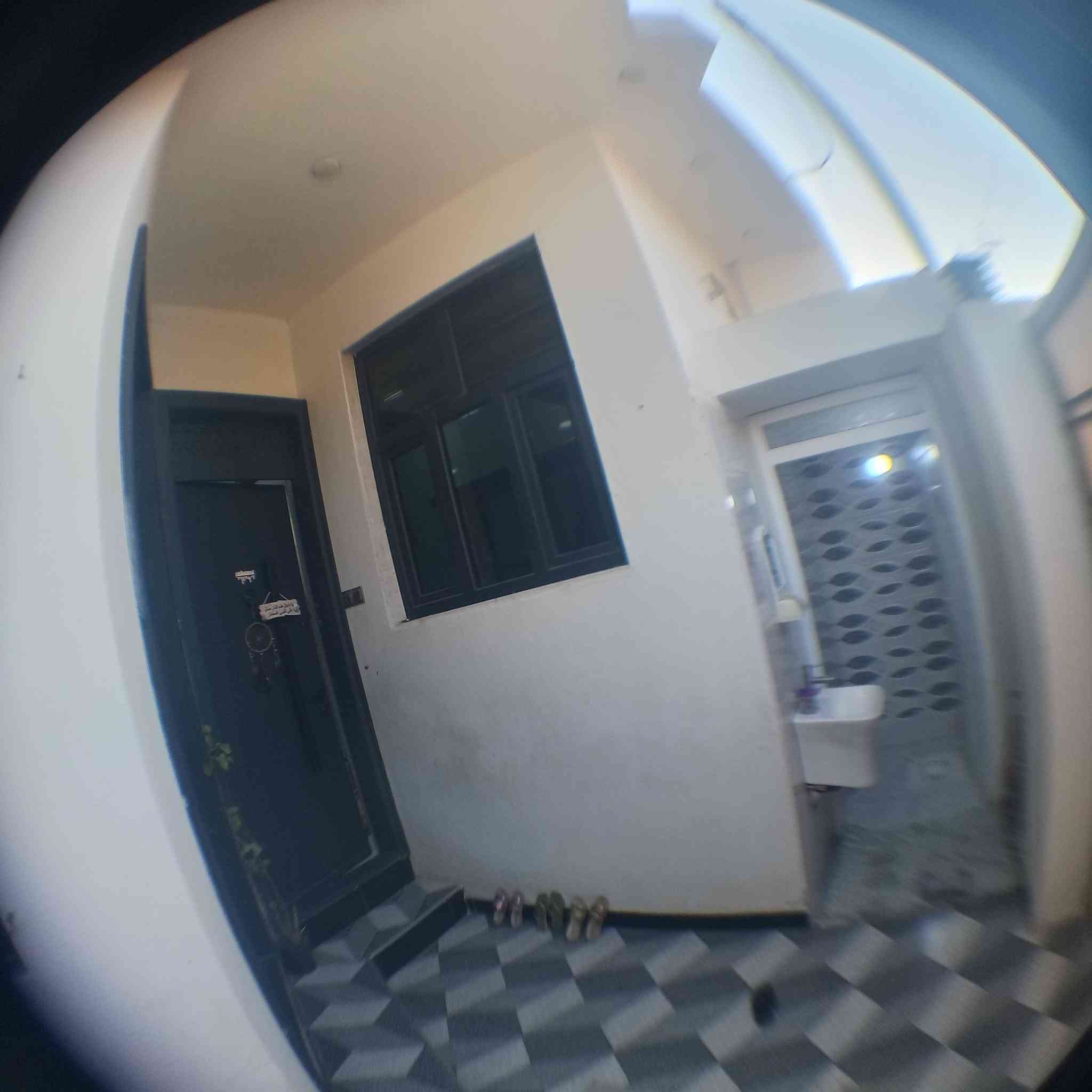 دار للبيع  المساحه100متر طابو زراعي  طابق يحتوي على مطبخ و صاله واستقبال وغرفه نوم وصحيات الموقع دور القظات شارع أسواق الغدير  ***********
