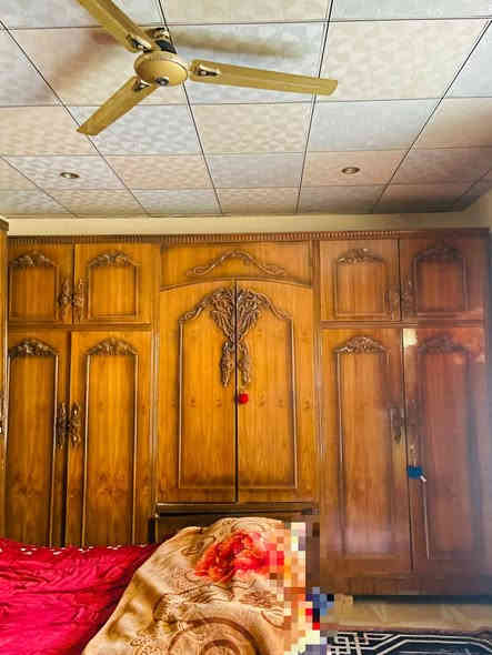 مكلف مكلف غرفة اخشاب للبيع
شوف العين خشب درجه اولى 
السعر مليون وربع وبيه مجال الجيه
المكان الشرقاط قرية شكرا
رقم صاحب العلاقه ***********
***********
