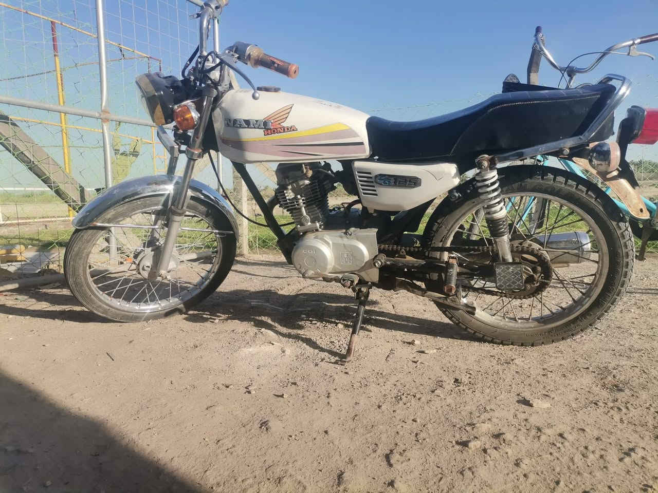 للبيع نامه شلامجه موديل 15اوراق اصولي نقص ورقه وحده السعر 500وبيه مجال كامله اي نقص ما بيه مكاني الحمزة الغربي خيكان متواجد خاص ***********
