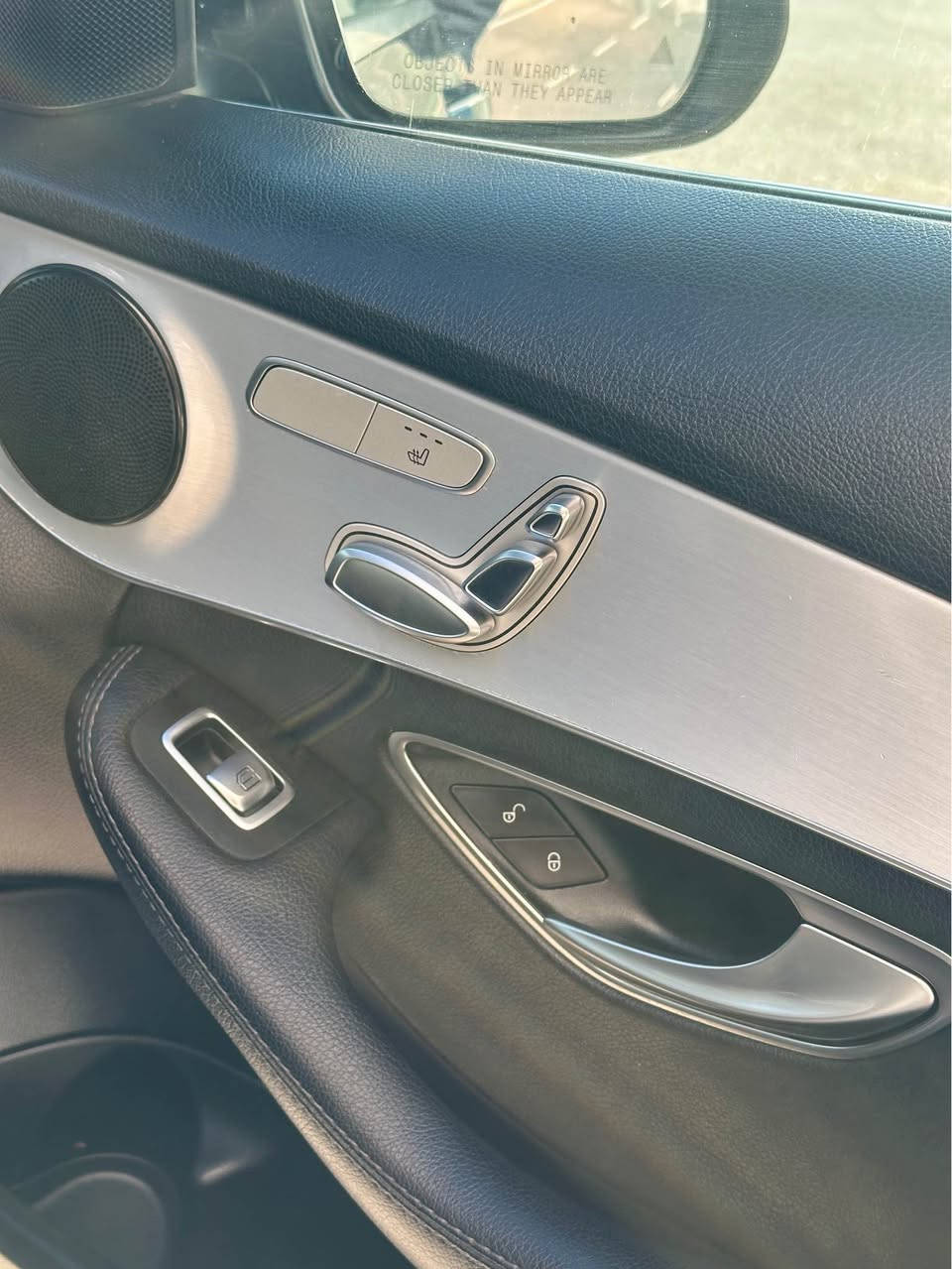 مارسدس موديل 2019 امريكي C300 السياره جديده كلش فتحه سقف سلايد بجم عدسات زنون رادار جانبي نضام ترحيب اضويه جانبيه بليدات مال باب 5 بصمه دخول ذكي صندوق كهرباء ويل كب بلادي حجم 18 تخم تاير جديد  تحكمات استيرن وشفتات استيرن تبريد قطعتين هند بريك دكمه انضمه قياده كشنات كهرباء وخزن وتدفئه الكشنات الاماميه تبريد قطعتين ستيرن كهرباء لد نهاري السياره جديده كلش وبدون ايرباك حادثه جاملغ امامي ايسر ومصبوغ البنيد بدون اي تعديل للبنيد صبغ مطابقه لون صدك كير محرك جديد مكفول من الفتح صفر مسج السياره تخبل احلا من الصور جديده كلش شاشه جبيره وكلشي بيه ع الشركه مابيه نقص اي شي رقم بغداد تحويلىى مباشر السعر 25 الف دولار بيه مجال للاستفسار الاتصال *********** بغداد, العراق
