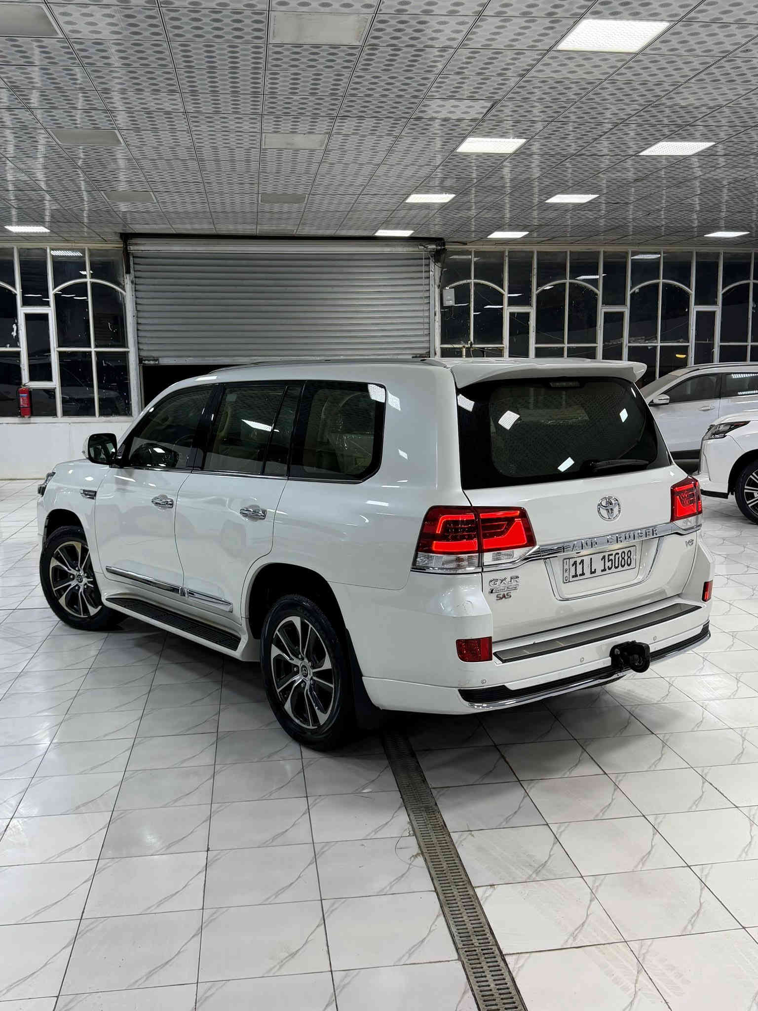 ماشي60 اصل 

السعر.   570
مكفوله من الصبغ والبارد وشخط كفاله عامه 

بسم الله 🦅🦅🦅🦅🦅🦅🦅🦅
تويوتا لاندكروز گراند تورنك 
 ساز اصلي 8سلندر 4.6 موديل 2020 كفاله عامه من صبغ البارد 
السياره جديد حيل
عله وضع الشركه 

رقم بغداد 🦅🦅🦅🦅🦅🦅🦅
‏‎المواصفات فول 1/1                                                           
‏‎فتحه 

مكينه 8 سلندر سلندر وسياره جديده بمعنا الكلمه 

‏‎2 كشن كهرباء 
‏‎تشغيل عن بعد اصلي
‏‎دشبول لكزز عداد لكزز
‏‎صندوق خلفي  كهربائي وشفط
مري قلاب
‏‎5 بصمات
كاميرة 360’درجة 🦅🦅🦅🦅🦅🦅
شاحن لاسلكي 
‏‎تحكم ستيرن فول 
‏‎دبل ماوس🦅🦅🦅🦅🦅🦅🦅
‏‎انارة ترحيب 
‏‎دوسات ليزرية كتابة LAND CRUISER
‏‎ثلاجة🦅🦅🦅🦅🦅🦅🦅🦅
‏‎حساس امامي+خلفي
بجم زنون 
‏‎مري شفط +قلاب 
‏‎اشارة بالمري
8 ايرباك
‏‎زراك الايت 
وباقي المواصفات المعروفه 
كفاله عامه  من الصبغ البارد وشخط 

الون ابيض  ميتاليك ولونها يخبل  وبلعافيه عليشتريها 

لاستفسار اكثر *********** 🦅🦅🦅🦅

العنوان بغداد الراشديه
