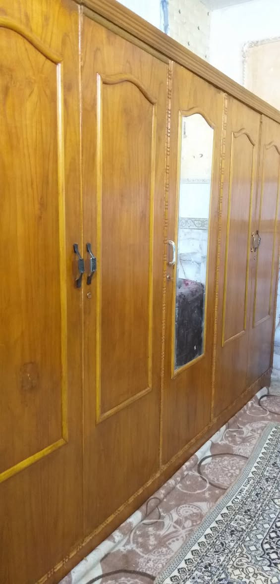 كنتور ٥ أبواب صاج تفصال ثقيل نظيف جدا مليان رفوف الوسط مرايه كبيره خمسه ميل خلف ساحة الصلاه قرب مدرسة بور سعيد السعر  ٣٠٠


**إذا كنت صاحب هذا الإعلان وتريد حذفه لأي سبب، رجاءا أرسل رسالة إلى الدعم الفني**