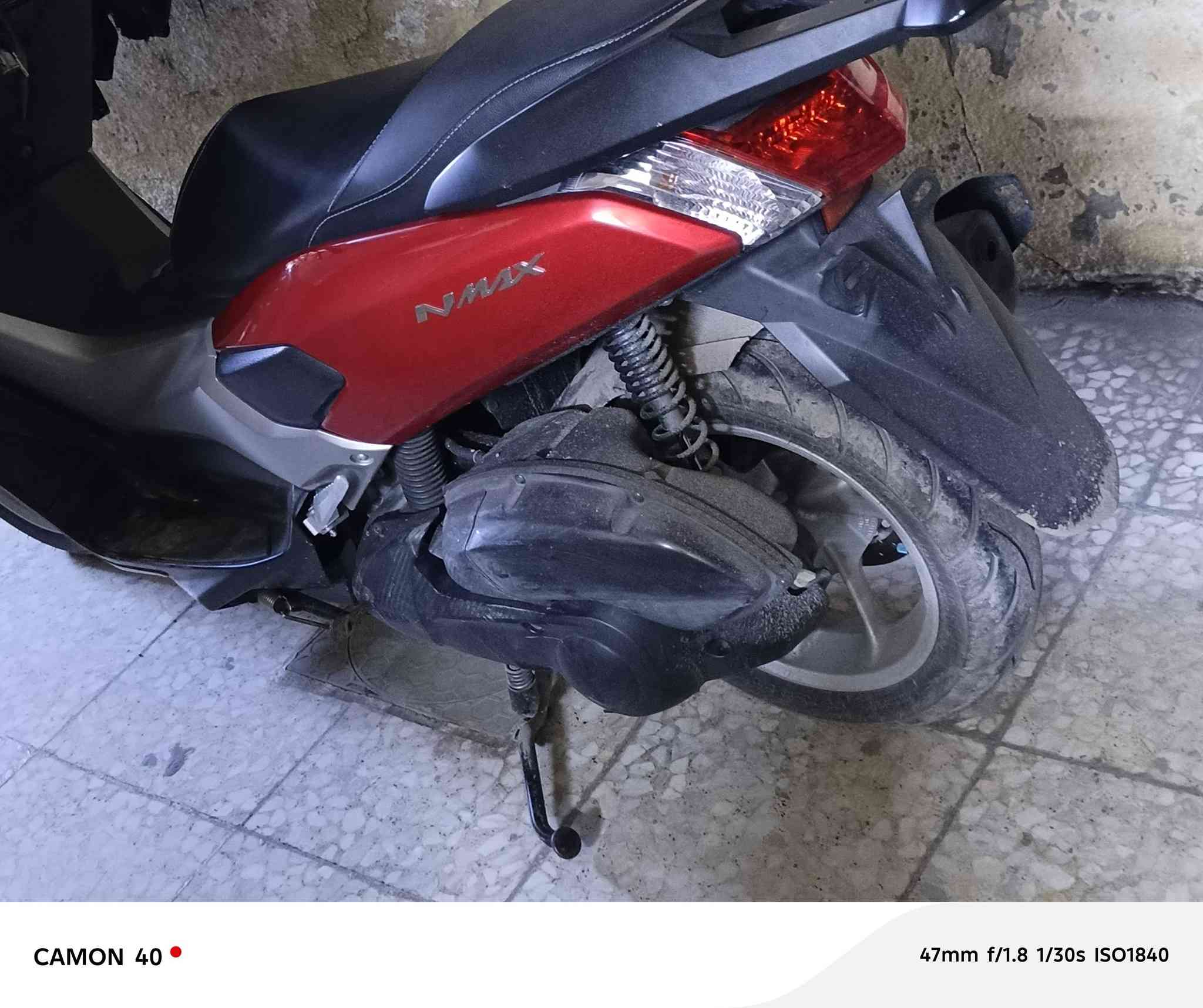 دراجه ان ماكس (((للبيع فقط بدون مراوس)))  محرك 125 مال مزاد صار عشر ايام من اشتريتها من الرمبه والوصل موجود مال معرض الدراجه كلش هواي نظيفه وحلوه حتى الكتلوك مال الشركه ودفتر الصيانه مال شركه هم موجود  ما بيها اي صوت او خرخشه الدراجه تاخذها خرسه نكره سلف وكلشي شغال بيها اي بي اس وحساس ستان وبيها جامه طويله وطلاعات  كلشي بيها على وضع الشركه الدراجه نزلتها من الرمبه ماشيه 4150 وحاليا ماشيه 4500 كيلو تقريبا  الدراجه تاخذها جاهزه اني مبدل فلتر شوته اندنوسي اصلي ومبدل مي مال راديتر الاحمر الزيتي مال ياماها  المنظومه كامله ودهن لوكي مولي( السعر مليونين ونص)  بيها مجال بسيط العنوان شارع فلسطين تقاطع الصخره بجانب النمور ستور ***********
