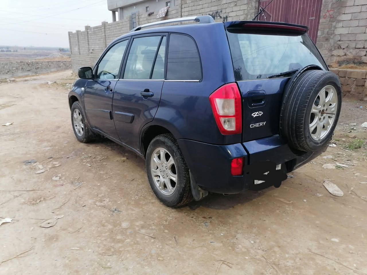 السلام عليكم سياره شيري تيكو 2013للبيع السيارة محرك كير نضيف قطره صبغ مابيه السعر 60وبيه مجال التواصل على الرقم***********
