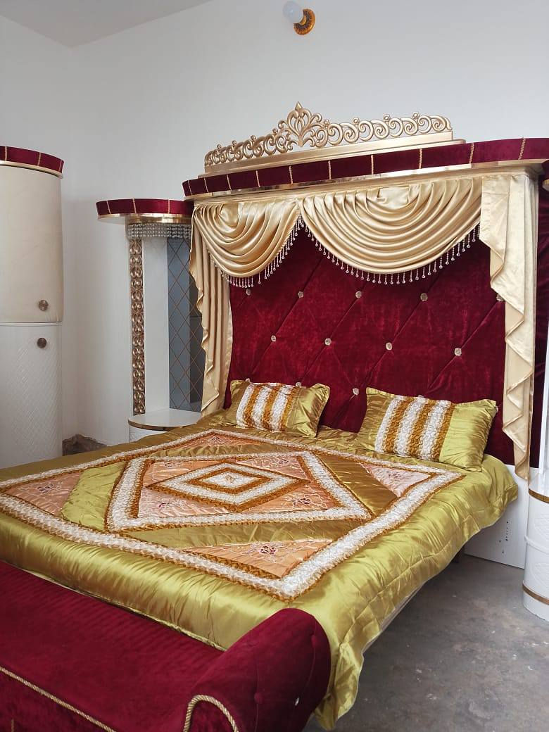 غرفة ٨قطع نضيفه السعر ٥٥٠وبيه مجال الشراي الموشراي لايعامل رجان اي ستفسار عل هاذ الرقم ***********
