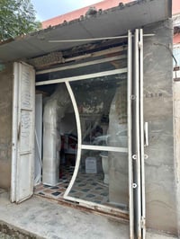 جام خانه للبيع مستخدم نضيفه سعر 100 الف قياس عرض 2 متر  ارتفاع 2متر و ...