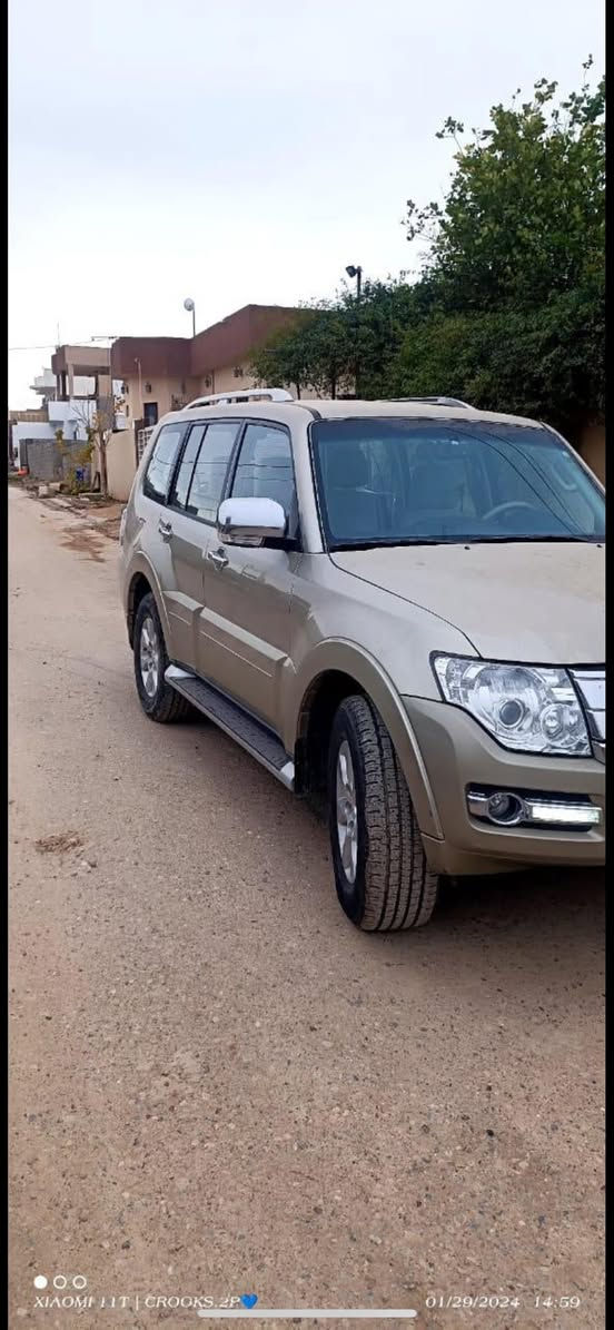 باجيرو للبيع.  2016 خليجي موصفات GLX. انطي كفالمن دعامي لي دعامي. فقط سنوي قديم سعر158$.     
*********** مكاني كركوكوبي مجال حيل قليل ماشي 98 الف حقيقي
