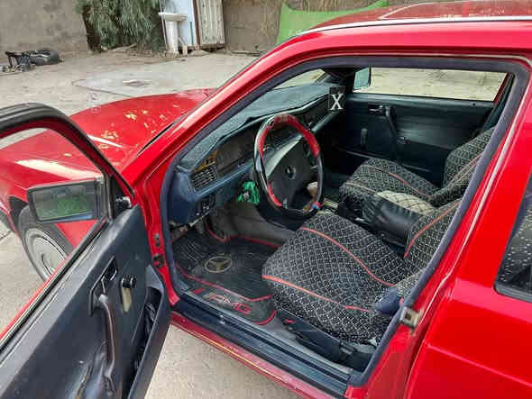 السلام عليكم 
مارسيدس طيارين 
1991 سنوية جديدة 
مكينة كير حدادية كله جديد 
السعر50
للأستفسار 
***********
