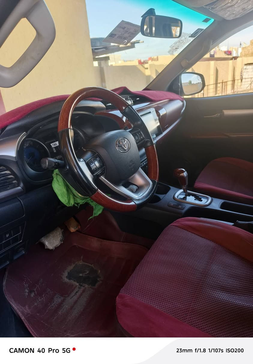 البيع تيوته هايلوكس ٢٠١٧ مكفولة كفالة عامة عدة رصعة قليلة بل بنيد مضحة بل صورة ماشية ٨٢ الف السعر ٢٦٠ ورقة وبيهة مجال العنوان بغداد بسمايه رقم الهاتف ***********
