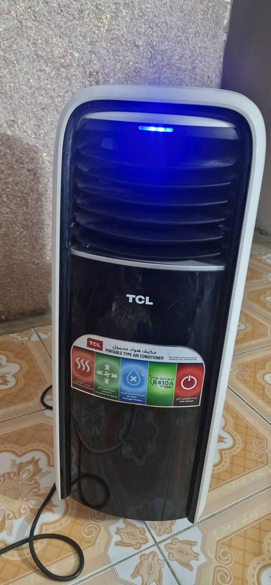 السلام عليكم تبريد متحرك بارد ثلج من شركة TCL بي 4 مودات تحكم لمس تبريد تدفئة تجفيف مروحة،، جديد ما متسخدم هواي يشتغل على السحب ياخذ 3 امبيرات ( يفيد اهل المحلات ) سعرة ب 250 الف بي مجال بسيط واني ماخذه ب٣٥٠ من المحلات  ولله مكاني بغداد واكو توصيل (داخل بغداد فقط) 
واتساب ***********
