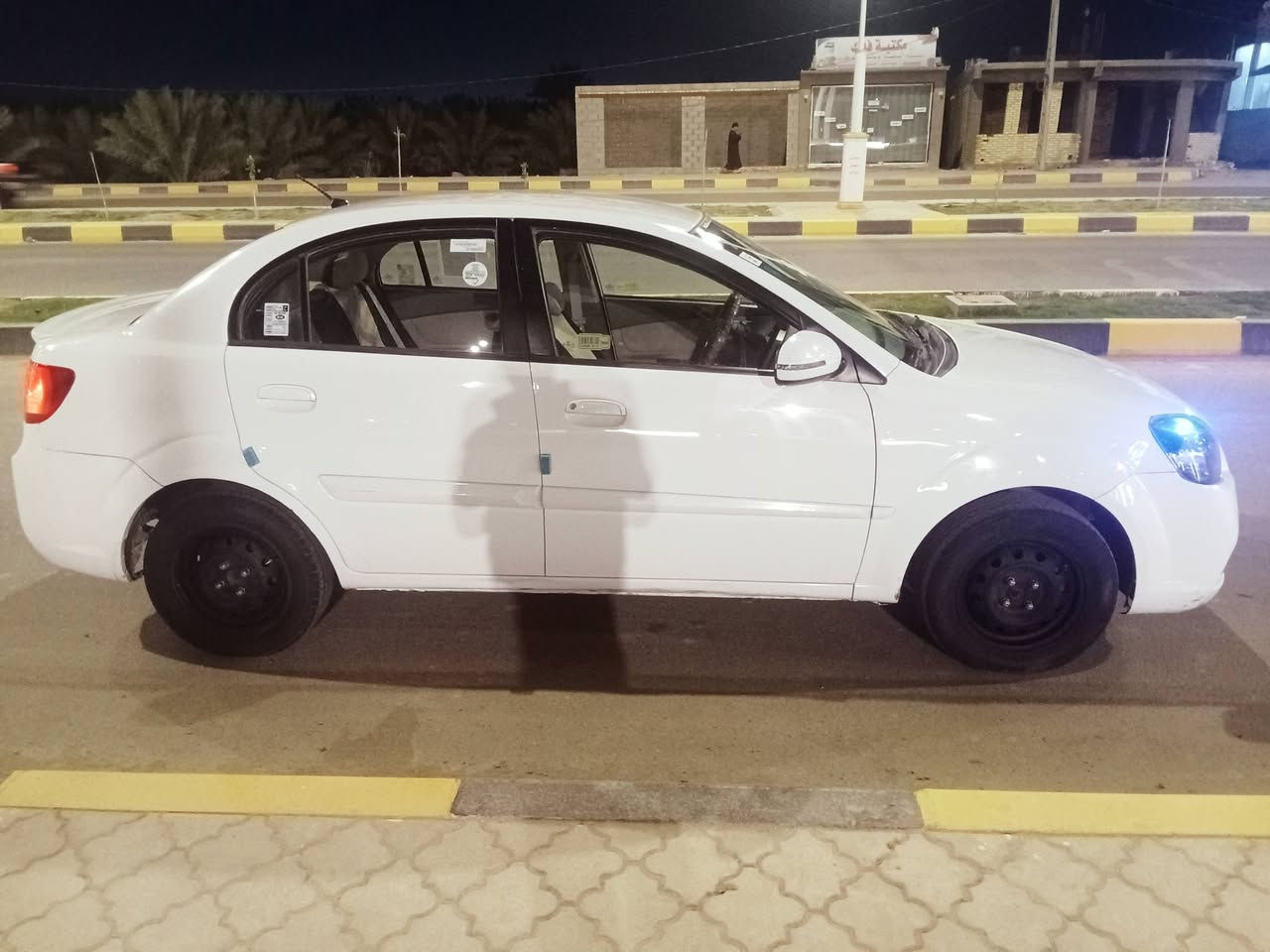 سلام عليكم 
كيه ريو 2012
سياره جاهزه وما متعوبه مكينه وكير كارتون مكينه 1.500
رقم بصره انكليزي تحويل فقط شاشه كامره السياره مزروعلها لدات داخليه في يدات الابواب 
السياره ضررها المدكر الخلفي عكس السائق كد شبر والباقي مكفول العنوان الناصريه مركز غير متواجد علئ الفيس اتصل وتدلل *********** السعر 87
