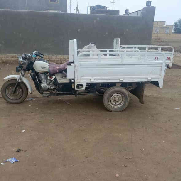 سلام عليكم شباب ستوته البيع موديل 15مكفوله عام سعر مليون 300وبيه مجال هاذ رقمي ***********
