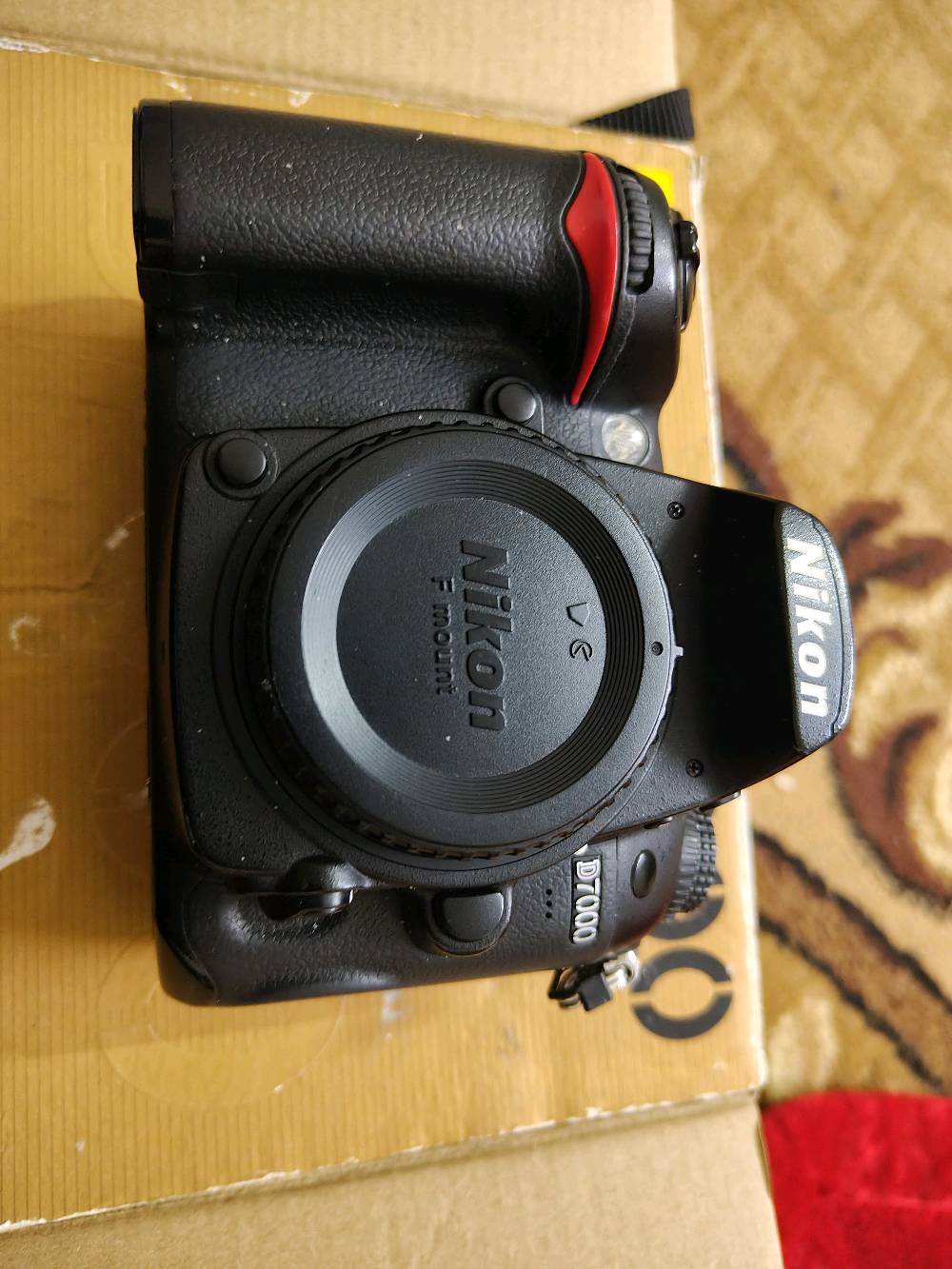 العنوان الموصل
كامره نيكون دي 7000 نضيفه وحديثه 
الي يحب يشتري يراسلني على واتساب الرقم الي مو شراي لا يعامل رجاء