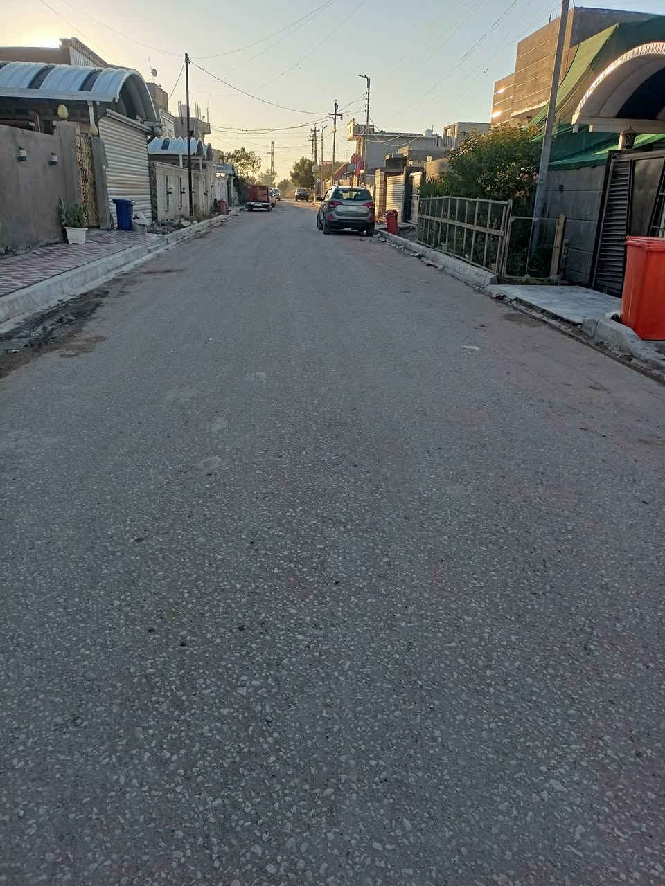 السلام عليكم قطعة أرض للبيع قريبة جدا عن مهدي الخزعلي نفس الشارع مميزات القطعه ... تبعد عن الشارع 70م عن شارع بغداد حله عرض الشارع عشره متر. مع تبليط و ارصفه منضمه وسواقي تصريف أمطار مع ماء اساله ومسحوبله صوند الكهرباء ثريفيز بنفس الشارع المساحه 120 م السعر28 وبي مجال قليل اي ستفسار اتصال  علئ رقم ***********    ***********
