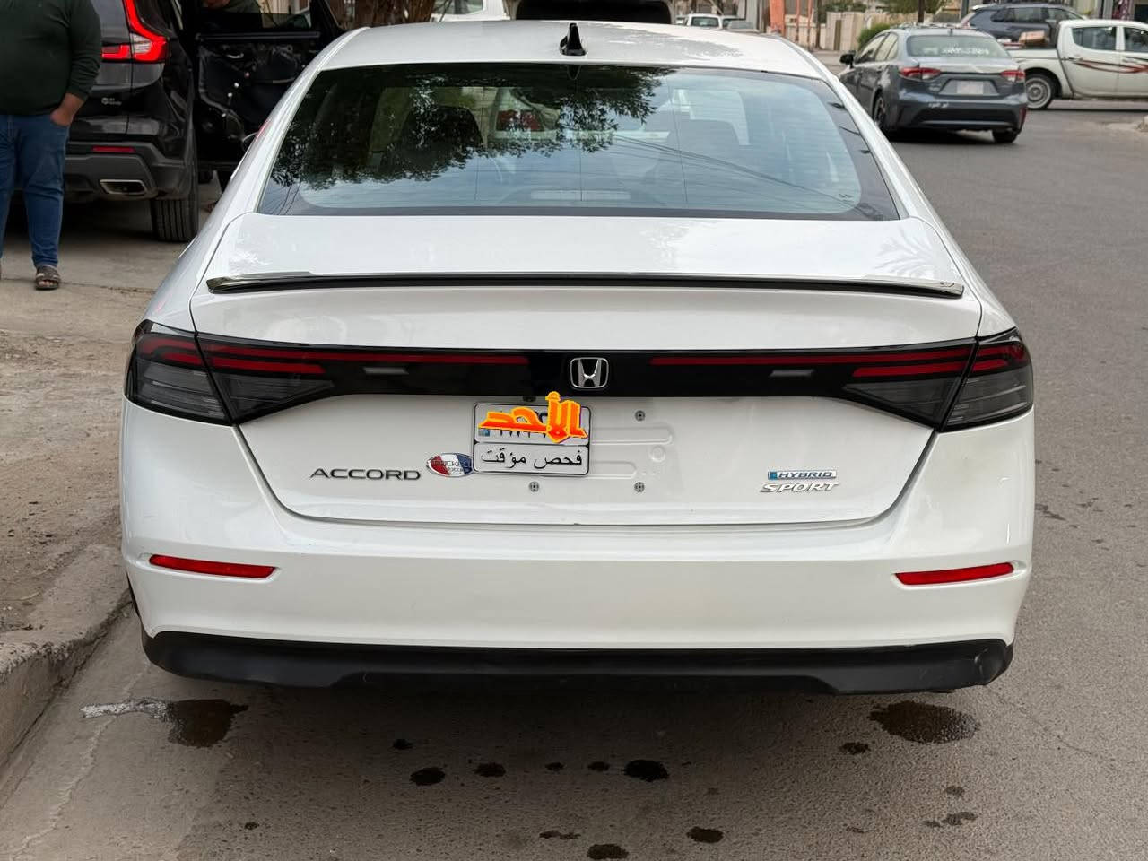 هوندا اكورد 2025 مواصفات سبورت
حادث السياره صبغ قطعتين جاملغ وباب خلفي صفحة اليمين 
صور الحادث بالمنشور دخول جديد باسمي
هايبرد محرك 2000 تنفس طبيعي
ماشية 15 الف 
فتحة سقف / بصمة /رادار امامي خلفي جانبي 
تبريد خلفي 
شاحن وايرلس 
كشن السائق كهرباء 
السياره حلوه وجاهزه من كلشي 
مكاني بغداد حي الجامعة 
***********
واتساب ***********
