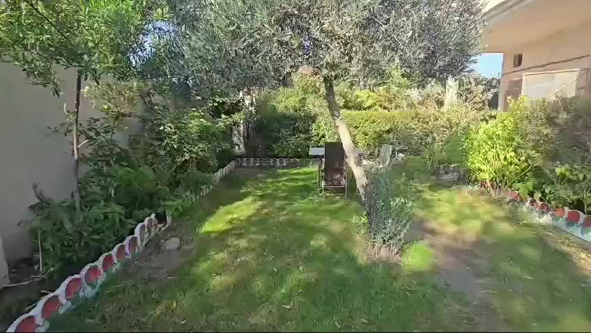 السلام عليكم مساحه نص دونم سند 25 يحتوي على بيت مساحته 200 م لواجهيه 30 متر شارع بغداد سايد الدخول يبعد عن شارع بغداد كيلو تبليط عامود 164 كافه الخدمات متوفره سعر باقي التفاصيل اكثر للاتصال***********
