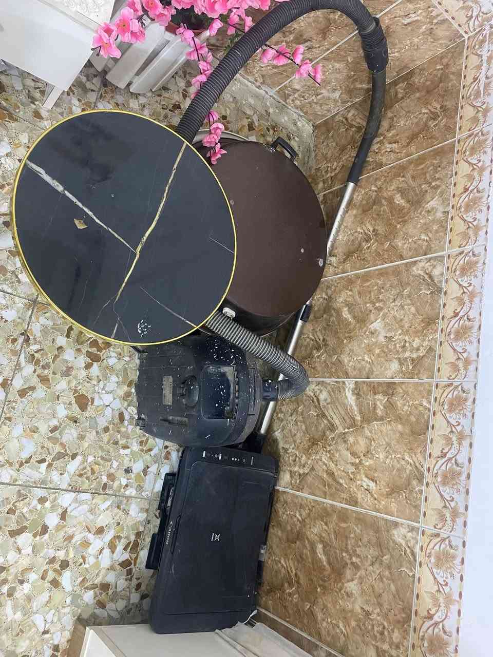 اغراض مستعمله للبيع كلهن شغالات بس يحتاجلهن ترتيب عنواني بغداد العبيدي
ابيعهن كلهن سوه سعرهن ١٥٠ قفل خاص ما اجاوب هذا رقمي خابرني وتدلل ***********
