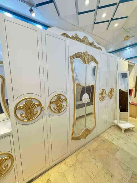 غرفه نوم 9قطع السعر 650
عنوان نجف النجف
