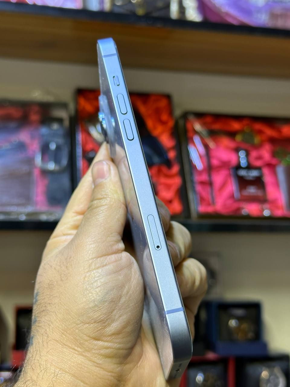 ايفون  14 plas الحجم الكبير
14 بلاص ذاكره 128 بطاريه 85‎% نموذج M🩵
وتر بروف مامفتوح بلادي مع ضمان الفحص 💐
ملحقات كامل ( كارتون + كيبل شحن ) + هدايا 🎁 

كربلاء / فلكة كنطرة السلام / شارع فريحه / مقابل مجموعه الوارث لمواد البناء ( ركن شارع البرج ) اتصال + واتساب *********** متواجدين كل ايام الاسبوع من الساعه 10 صباحاً و ال 10 مسائاً
