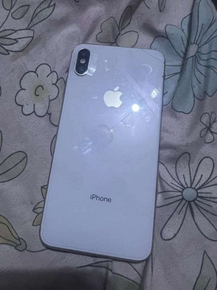 اكس ماكس ذ 256
مبدل ضهر وشاشه 
وهسه بطاريته منفوخه يحتاج بس بطاريه شغال عل آخر حبايه 
رقم واتساب ***********
