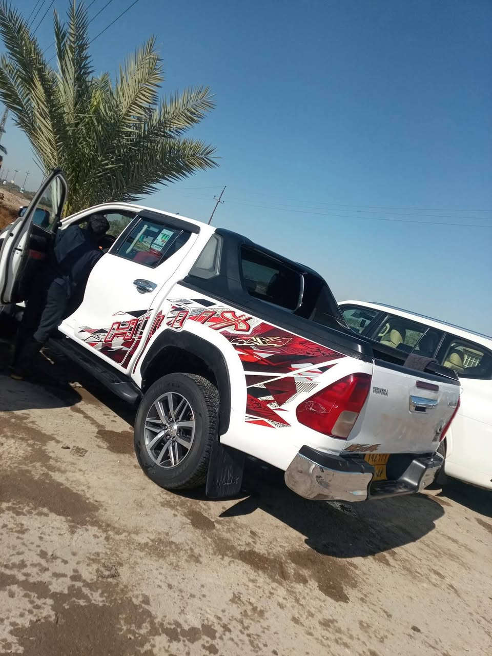 سلام عليكم بيكم فورويل موديل 18كاز دفع رباعي كير عادي مكان الحله  ***********
