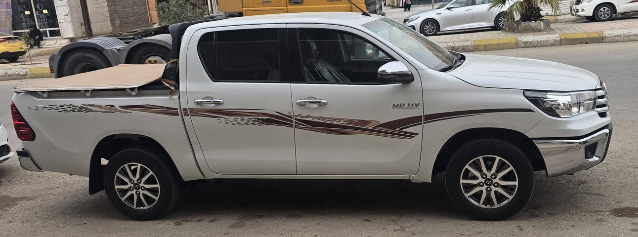 السلام عليكم رمضان كريم
تيوتا بيكم سعودي عبد اللطيف ناصي موديل 2026
سياره زيرو  بدون لوحات كير عادي 
سعر سياره 330$
مكان سياره فلوجه 
رقم ***********
