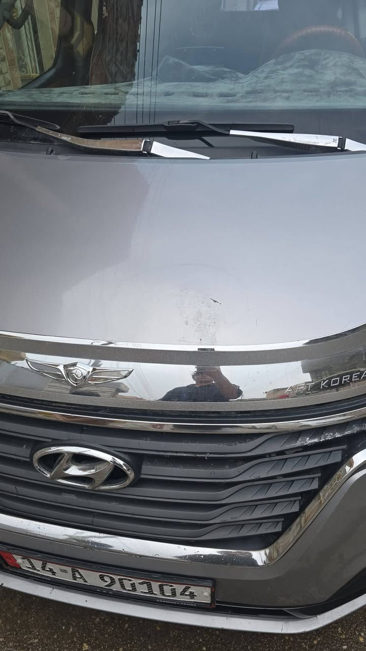 السلام عليكم 2019 اصل بيها بارد بالبنيد والجاملغ امامي ونفس جاملغ بي كلير من كوريه  وشبر بجامل الخالفي والباقي كفاله محرك نص بنص مجول ودبلو تخم تاير حداديه تبريد ثلج بصره رقم جديد رقم ***********/***********

