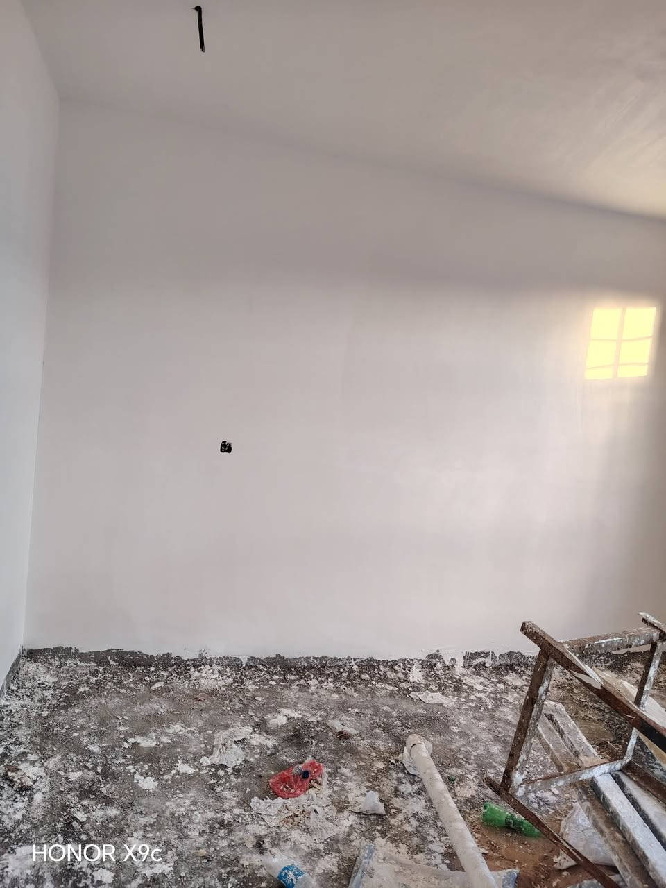 خلفه لبخ وجص وبياض وسعار مناسبه***********
