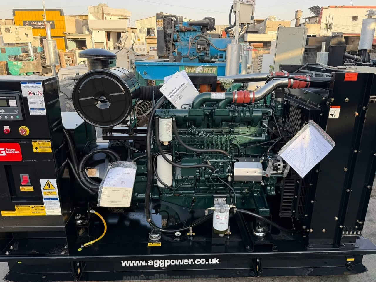 سلام عليكم 

🔥مولد دايو دوسان. بلادي اوربي 🔥.   (Zero hours )

✅6سلندر. حجم كورين. دوسان ✅

✅توليد Leroy -somer330KVA ✅.  موديل 2023
✅سوبر. - انتر كولر - بم كهربائي✅
✅ فول اوتو نضام حمايه شاشه دبسي✅
✅ مولد زيرو صفر ساعه  zero hours ✅

📍عنوان أربيل صناعه جنوبيه 📍
 🚚يوجد توصيل جميع  المحافظات 🚚🚚

***********📞
***********📞
***********📞
***********📞
