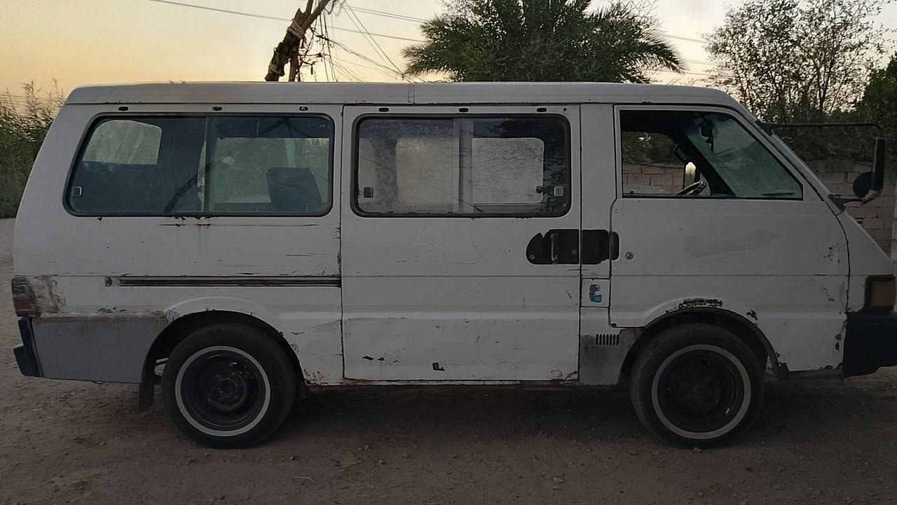 سلام عليكم سياره كيه بسته للبيع موديل 94سنويه ساقطه صالهه شهرين كير اكسن مكفولات بس المكينه بيه تنقيص وتبخير المكان تقاطع النهروان السعر 30وبيه مجال رقم الهاتف ***********

