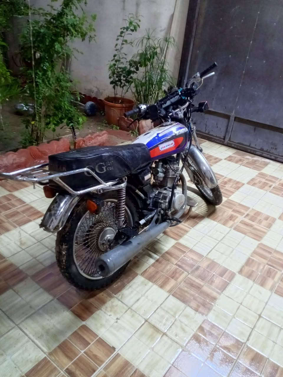 السلام عليكم دراجه تايكر موديل 20 شرط شلعه معدل كهربائياته شغاله دراجه فقط كابريتر تكطع السعر 150 مكاني تكريت التوحيد لستفسار رقمي ***********
