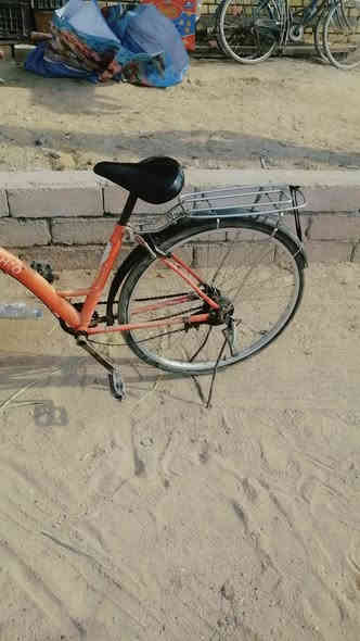 باسكل ياباني حجم 26 صاحي وكشي ما بي سعر 40 وبي مجال مكان بصره مدينه للستفسار الاتصال علا الرقم عبر الوتساب ***********
