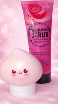 نعومة ولمعان من أول استعمال سكراب الورد ينظف بعمق ويزيل الخلايا الميتة...